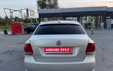 Volkswagen Polo VI (EU Market), 2011 год, 750 000 рублей, 2 фотография