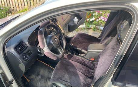 Volkswagen Polo VI (EU Market), 2011 год, 750 000 рублей, 10 фотография