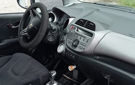 Honda Jazz II рестайлинг, 2009 год, 650 000 рублей, 14 фотография