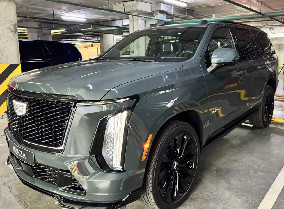 Cadillac Escalade V, 2025 год, 33 000 000 рублей, 54 фотография
