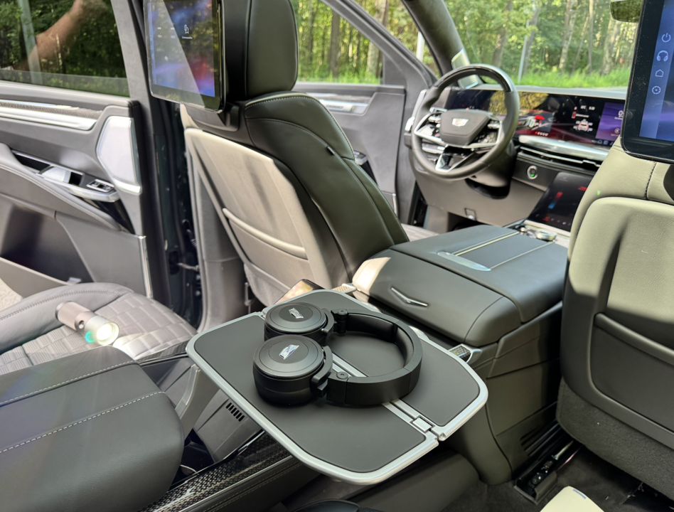 Cadillac Escalade V, 2025 год, 33 000 000 рублей, 48 фотография