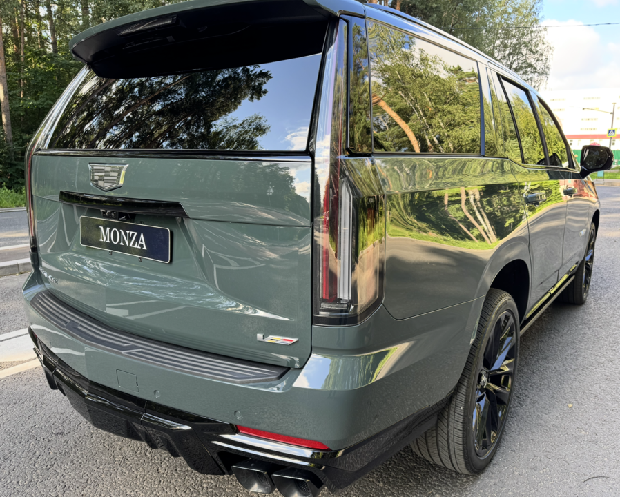 Cadillac Escalade V, 2025 год, 33 000 000 рублей, 15 фотография