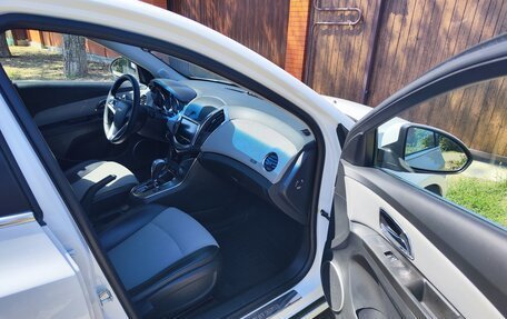 Chevrolet Cruze II, 2014 год, 900 000 рублей, 10 фотография