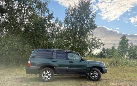 Toyota Land Cruiser 100 рестайлинг 2, 2000 год, 1 075 000 рублей, 5 фотография
