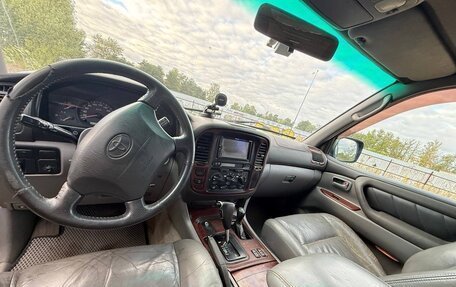 Toyota Land Cruiser 100 рестайлинг 2, 2000 год, 1 075 000 рублей, 12 фотография