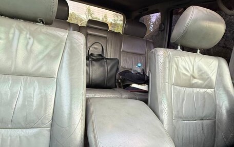 Toyota Land Cruiser 100 рестайлинг 2, 2000 год, 1 075 000 рублей, 22 фотография