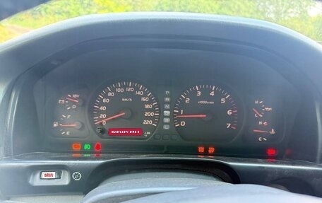 Toyota Land Cruiser 100 рестайлинг 2, 2000 год, 1 075 000 рублей, 21 фотография