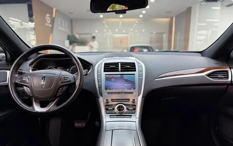 Lincoln MKZ II рестайлинг, 2020 год, 2 330 000 рублей, 8 фотография