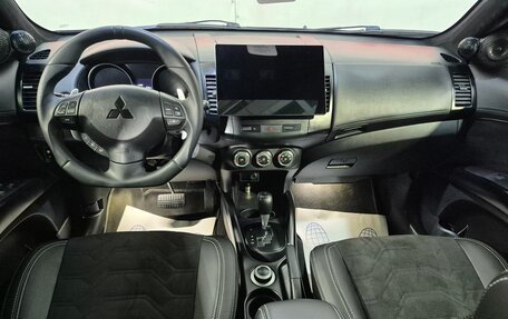 Mitsubishi Outlander III рестайлинг 3, 2011 год, 1 306 000 рублей, 8 фотография
