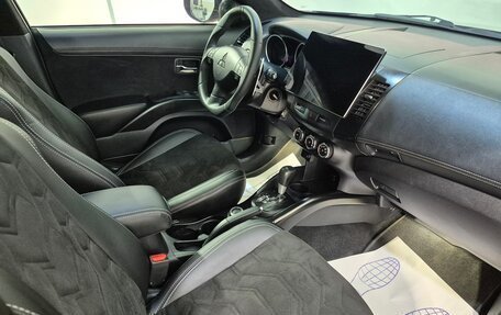 Mitsubishi Outlander III рестайлинг 3, 2011 год, 1 306 000 рублей, 12 фотография