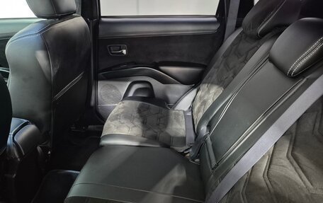 Mitsubishi Outlander III рестайлинг 3, 2011 год, 1 306 000 рублей, 13 фотография