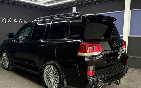 Toyota Land Cruiser 200, 2017 год, 8 850 000 рублей, 3 фотография