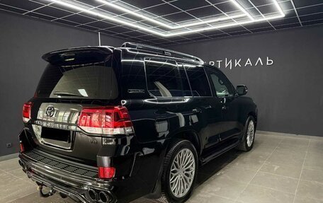 Toyota Land Cruiser 200, 2017 год, 8 850 000 рублей, 2 фотография