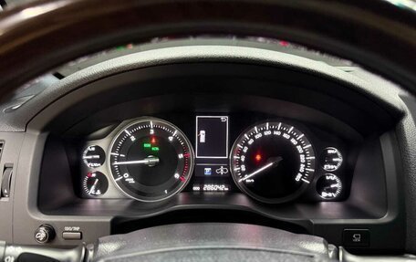 Toyota Land Cruiser 200, 2017 год, 8 850 000 рублей, 6 фотография