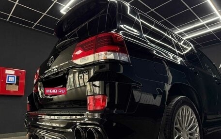 Toyota Land Cruiser 200, 2017 год, 8 850 000 рублей, 5 фотография