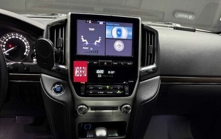 Toyota Land Cruiser 200, 2017 год, 8 850 000 рублей, 8 фотография