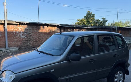 Chevrolet Niva I рестайлинг, 2004 год, 375 000 рублей, 9 фотография
