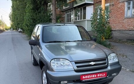 Chevrolet Niva I рестайлинг, 2004 год, 375 000 рублей, 2 фотография