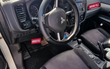 Mitsubishi Outlander III рестайлинг 3, 2012 год, 1 500 000 рублей, 8 фотография