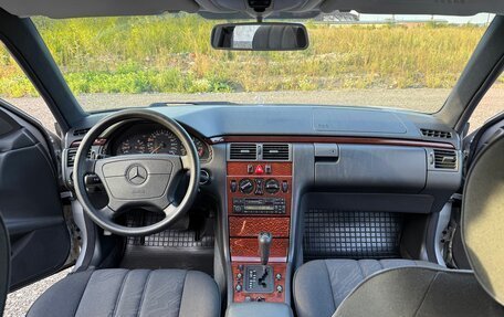 Mercedes-Benz E-Класс, 1998 год, 2 000 000 рублей, 18 фотография