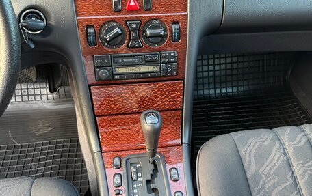 Mercedes-Benz E-Класс, 1998 год, 2 000 000 рублей, 32 фотография