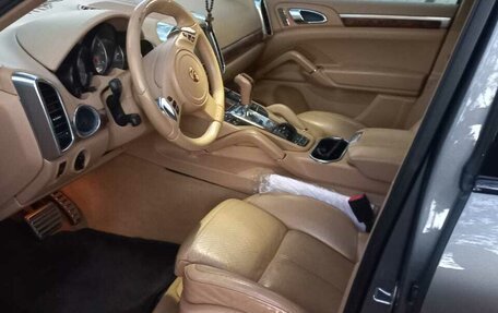 Porsche Cayenne III, 2010 год, 1 650 000 рублей, 15 фотография