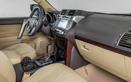 Toyota Land Cruiser Prado 150 рестайлинг 2, 2015 год, 3 489 000 рублей, 11 фотография
