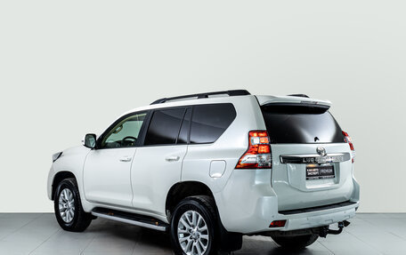 Toyota Land Cruiser Prado 150 рестайлинг 2, 2015 год, 3 489 000 рублей, 6 фотография