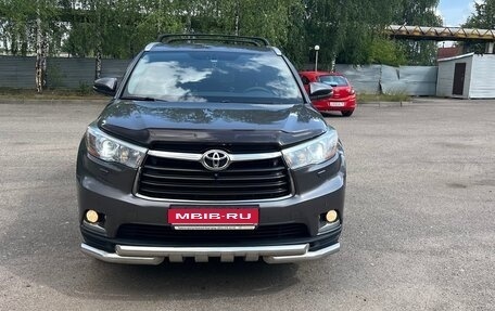Toyota Highlander III, 2014 год, 3 470 000 рублей, 1 фотография