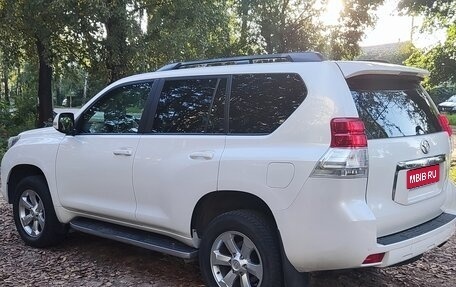 Toyota Land Cruiser Prado 150 рестайлинг 2, 2013 год, 3 050 000 рублей, 1 фотография