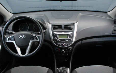 Hyundai Solaris II рестайлинг, 2013 год, 800 000 рублей, 7 фотография