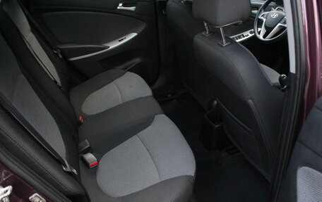 Hyundai Solaris II рестайлинг, 2013 год, 800 000 рублей, 19 фотография