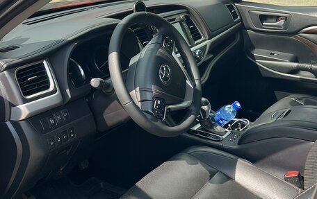 Toyota Highlander III, 2014 год, 3 470 000 рублей, 6 фотография