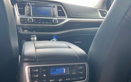Toyota Highlander III, 2014 год, 3 470 000 рублей, 28 фотография