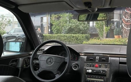 Mercedes-Benz E-Класс, 1997 год, 730 000 рублей, 9 фотография
