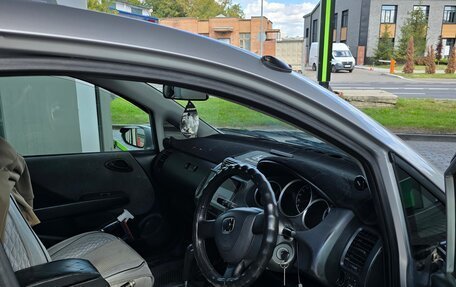 Honda Fit III, 2002 год, 350 000 рублей, 2 фотография