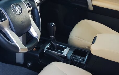 Toyota Land Cruiser Prado 150 рестайлинг 2, 2013 год, 3 050 000 рублей, 3 фотография