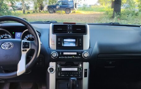 Toyota Land Cruiser Prado 150 рестайлинг 2, 2013 год, 3 050 000 рублей, 7 фотография