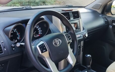 Toyota Land Cruiser Prado 150 рестайлинг 2, 2013 год, 3 050 000 рублей, 9 фотография