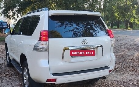 Toyota Land Cruiser Prado 150 рестайлинг 2, 2013 год, 3 050 000 рублей, 10 фотография