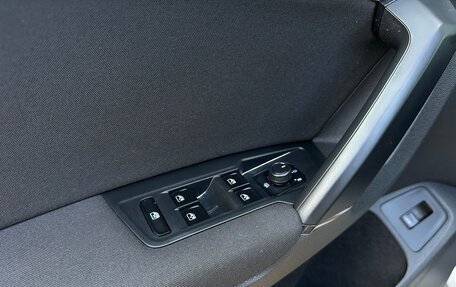 Volkswagen Tiguan II, 2018 год, 2 490 000 рублей, 6 фотография