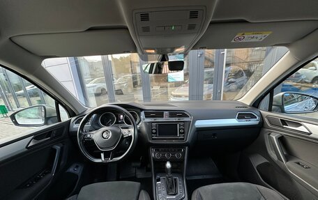 Volkswagen Tiguan II, 2018 год, 2 490 000 рублей, 13 фотография