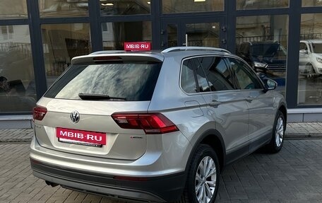 Volkswagen Tiguan II, 2018 год, 2 490 000 рублей, 3 фотография