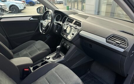 Volkswagen Tiguan II, 2018 год, 2 490 000 рублей, 18 фотография