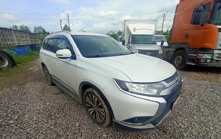 Mitsubishi Outlander III рестайлинг 3, 2019 год, 1 980 000 рублей, 5 фотография