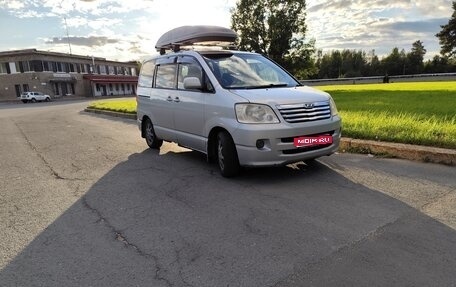 Toyota Noah III, 2002 год, 589 000 рублей, 1 фотография