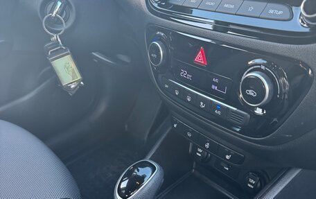 Hyundai Solaris II рестайлинг, 2021 год, 1 999 000 рублей, 12 фотография