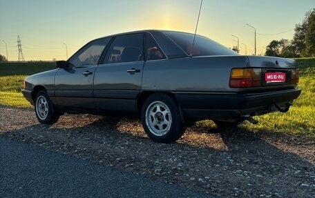 Audi 100, 1985 год, 215 000 рублей, 4 фотография