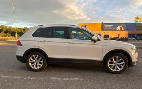 Volkswagen Tiguan II, 2018 год, 2 400 000 рублей, 8 фотография