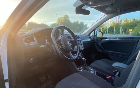Volkswagen Tiguan II, 2018 год, 2 400 000 рублей, 11 фотография